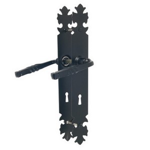 Poigne  de porte rustique fer forg Fer forg Poigne de porte droite armorique sur plaque - A droit de cylindre europen